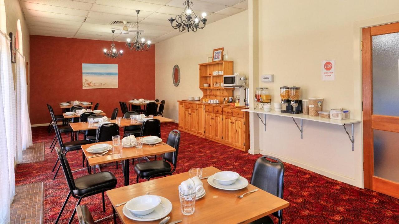 Bishops Lodge Narrandera Buitenkant foto
