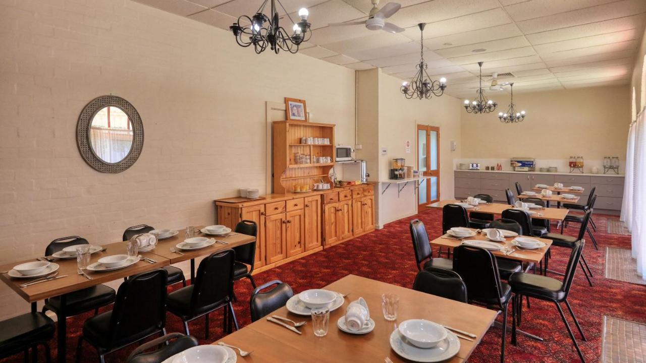 Bishops Lodge Narrandera Buitenkant foto