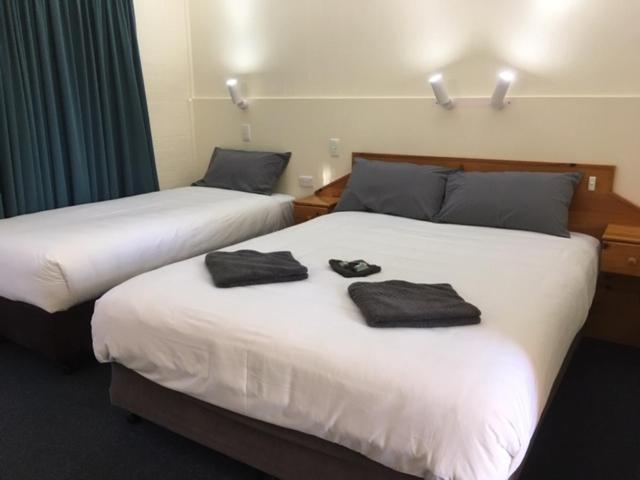 Bishops Lodge Narrandera Buitenkant foto
